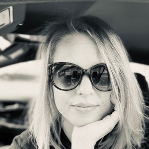 Meet your Posher, Julia